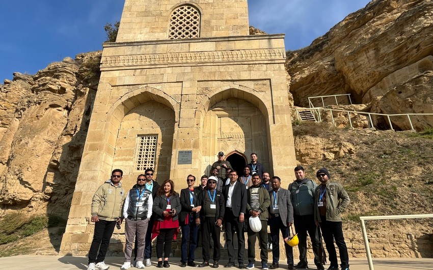 Xarici jurnalistlər Şamaxıda tarixi məkanlarla tanış oldular - FOTO