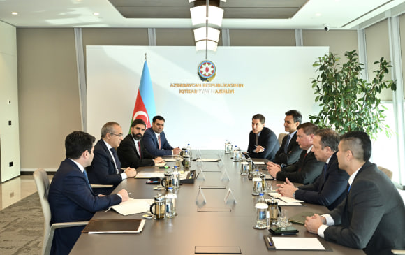 ABŞ şirkəti ilə bərpaolunan enerji resurslarından istifadə müzakirə olundu - FOTO