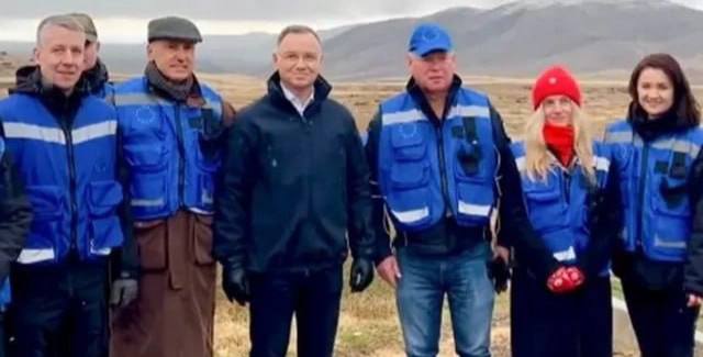Polşa prezidenti Naxçıvanla sərhəddə nə axtarırdı? - FOTO