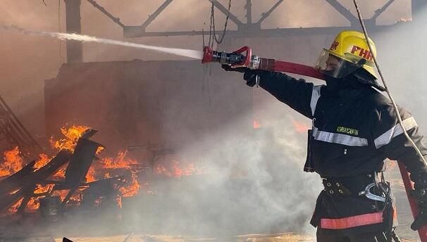 Müdafiə Sənayesi Nazirliyinin anbarındakı yanğın SÖNDÜRÜLDÜ Müdafiə Sənayesi Nazirliyinin anbarındakı yanğın SÖNDÜRÜLDÜ