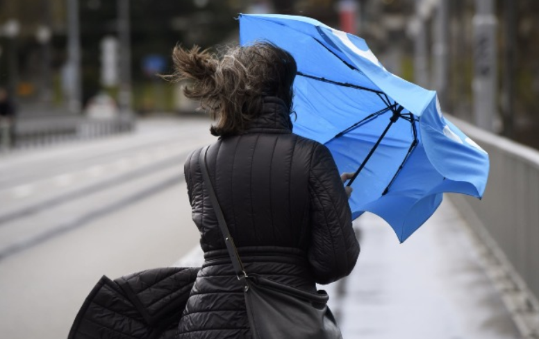 FAKTİKİ HAVA: Bu ərazilərdə güclü külək əsib FAKTİKİ HAVA: Bu ərazilərdə güclü külək əsib