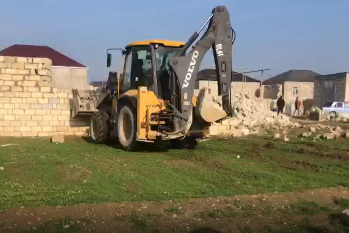 Bakıda daha bir qanunsuz tikili SÖKÜLDÜ – VİDEO