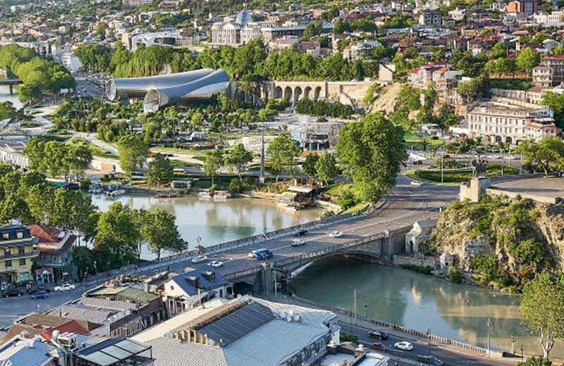 Gürcüstanın kurort ərazisində restoranda 12 meyit TAPILIB