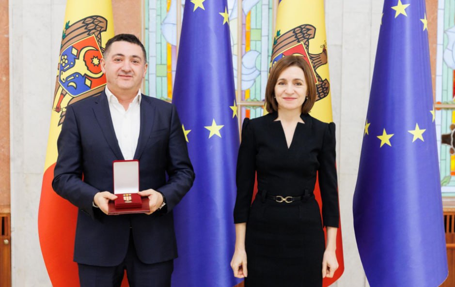 Maya Sandu soydaşımızı təltif etdi - FOTO Maya Sandu soydaşımızı təltif etdi - FOTO