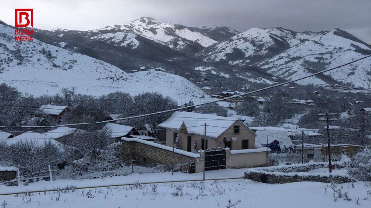 Şimal bölgəsi yenidən ağ örpəyə büründü - FOTO