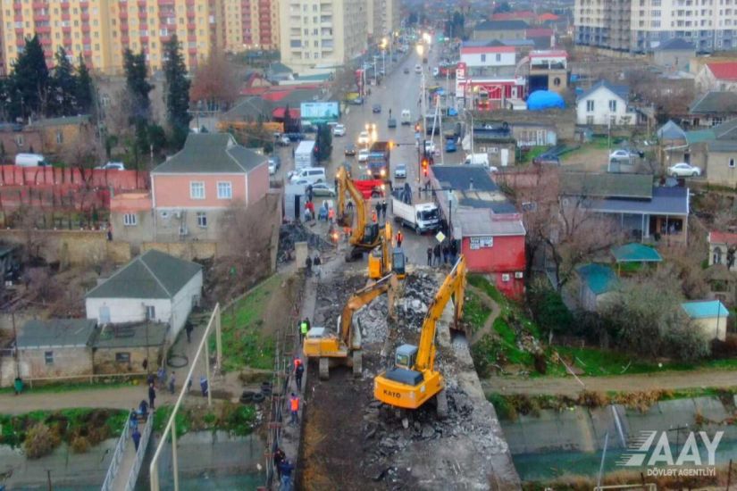 Təmirə bağlanan Saray körpüsündə SON VƏZİYYƏT - VİDEO