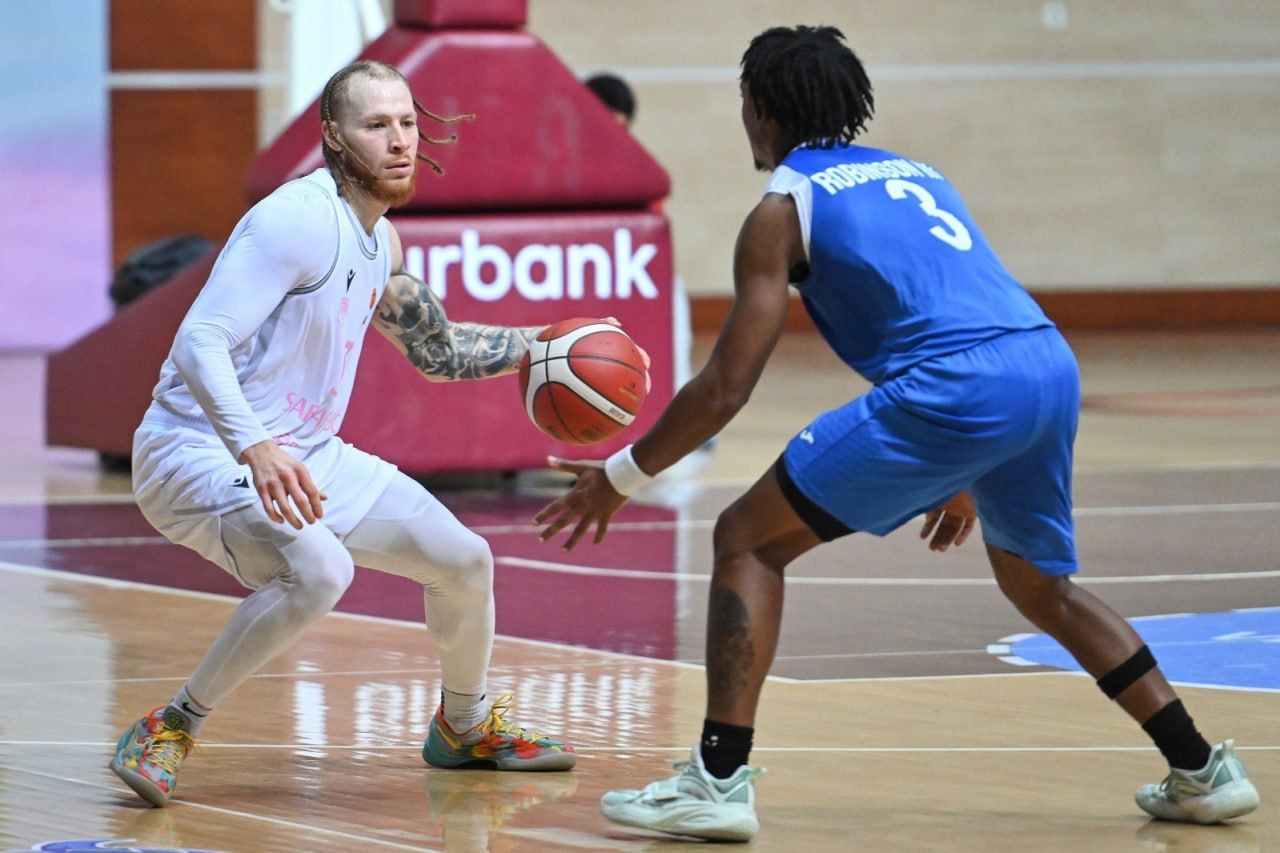 Basketbol Liqası: Lider autsayderlə qarşılaşacaq