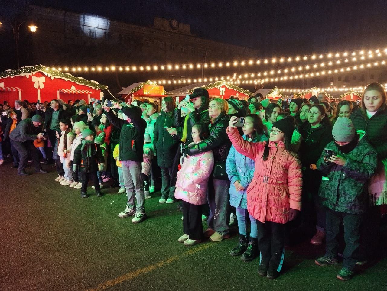 Xankəndidə Dünya azərbaycanlılarının Həmrəyliyi Günü və Yeni il münasibətilə konsert proqramı KEÇİRİLDİ - FOTO