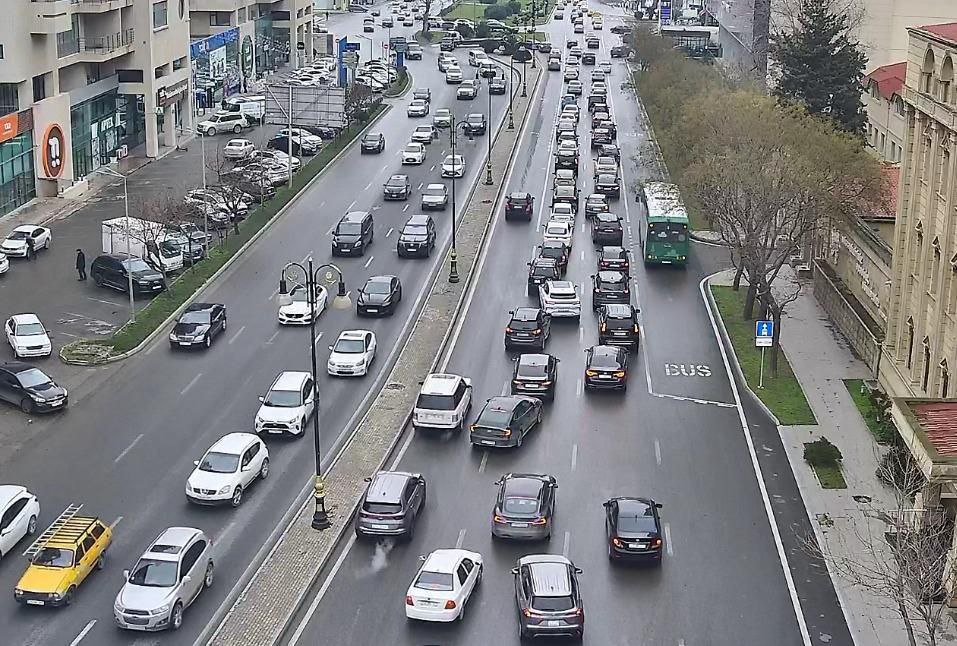 Hazırda paytaxtda sıxlıq olan yollar - FOTO