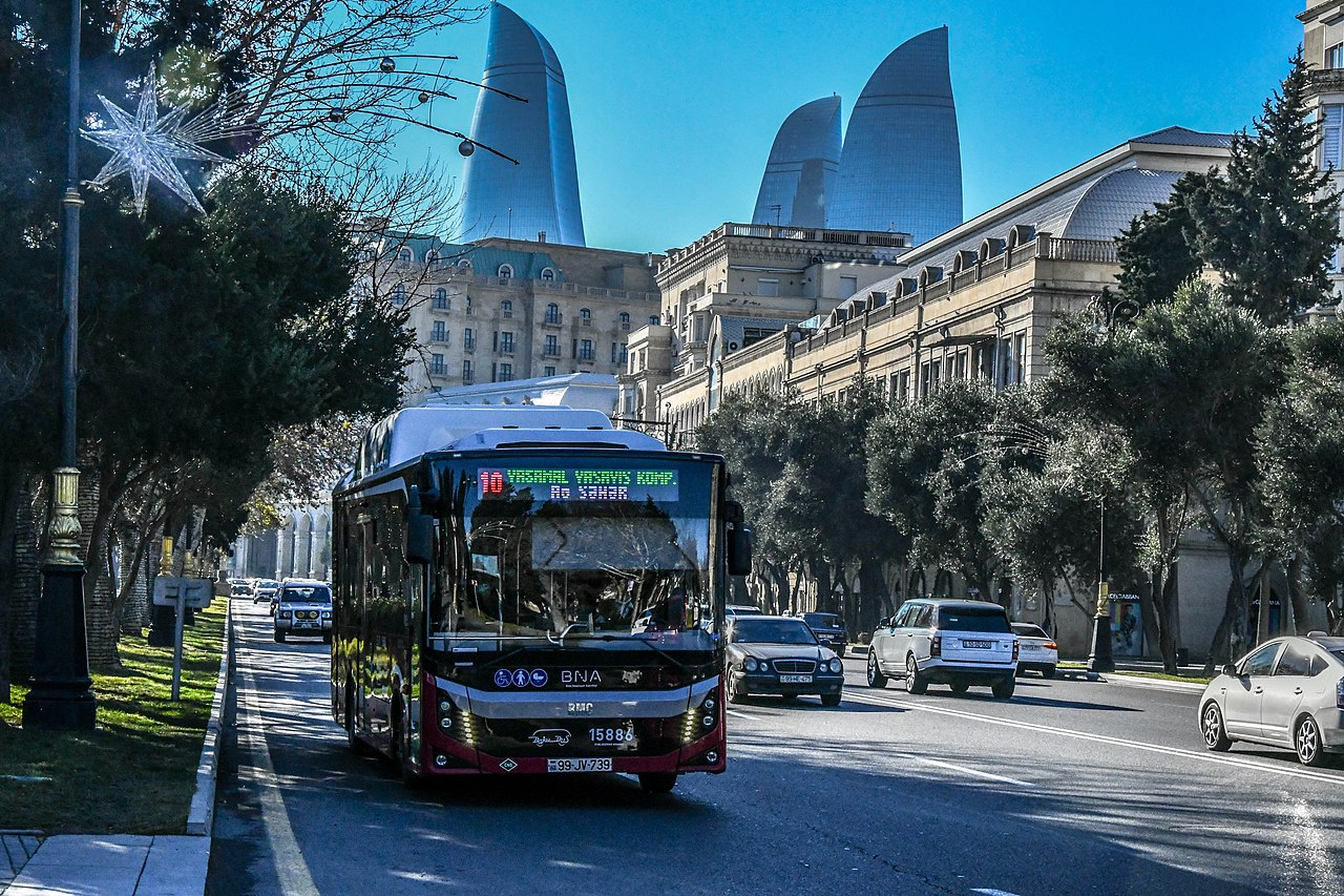 Bakıda avtobuslar bu gecə saat 01:30-a kimi İŞLƏYƏCƏK