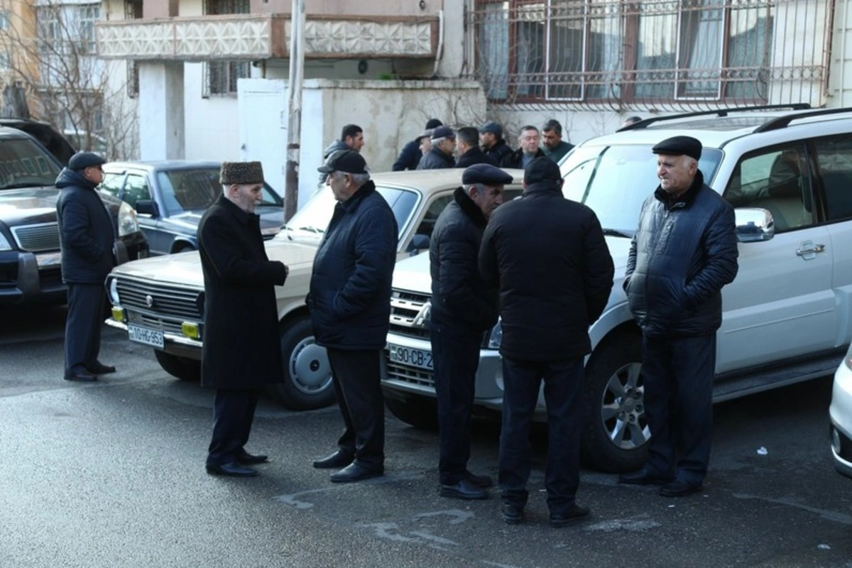 Mərhum şahmatçı Vüqar Həşimovun atası ilə vida mərasimi keçirilib