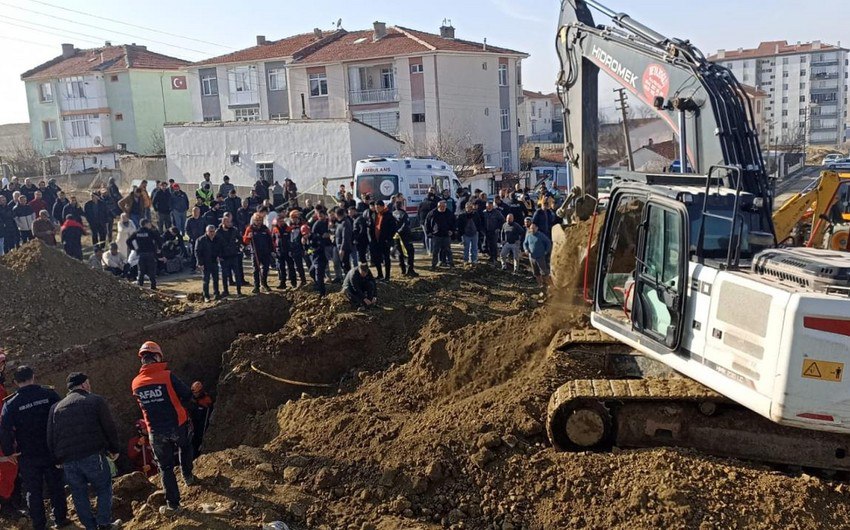 Ankarada FACİƏ: Tikinti sahəsi çökdü - ÖLƏNLƏR VAR