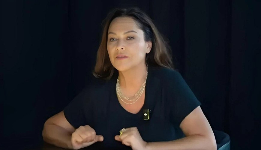Keçmiş əri ilə bağlı suala əsəbiləşdi: "Manyaksan?" - VİDEO Keçmiş əri ilə bağlı suala əsəbiləşdi: "Manyaksan?" - VİDEO