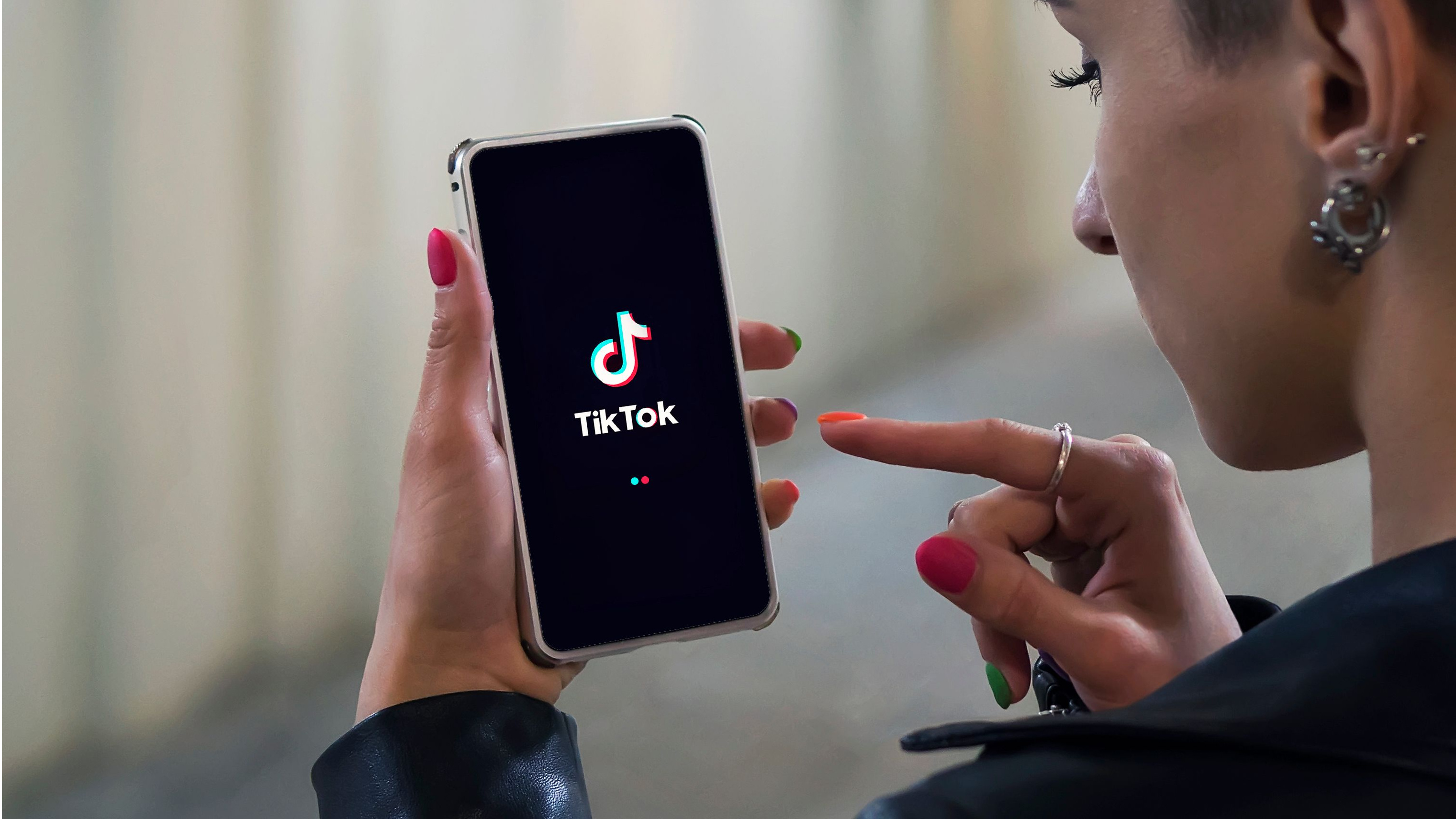 “TikTok” istifadəçiləri daha əsəbi olurmuş – ARAŞDIRMA