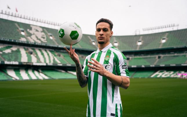 "Mançester Yunayted"in futbolçusu rəsmən "Betis"də