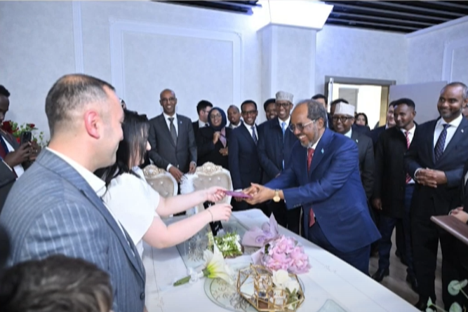 Somali prezidenti Bakıda nikah mərasimində - FOTO