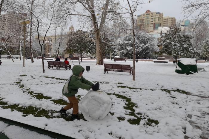 Qışa təslim olan Bakını buz kimi günlər gözləyir?