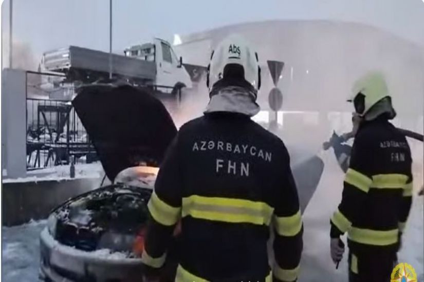 Bakı-Sumqayıt yolunda “BMW” yandı - VİDEO Bakı-Sumqayıt yolunda “BMW” yandı - VİDEO