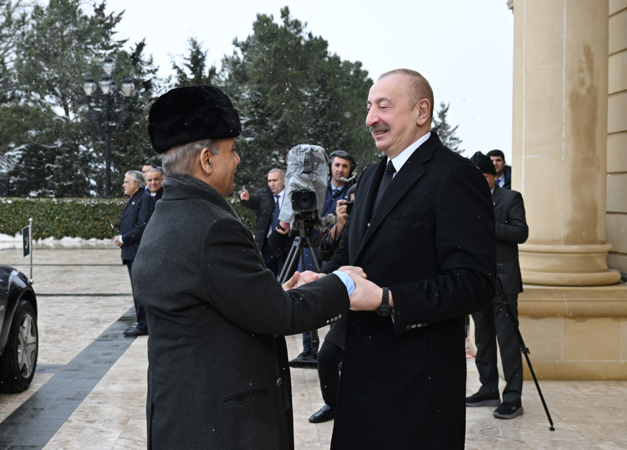 İlham Əliyev Şahbaz Şərifi belə qarşıladı - FOTO/VİDEO