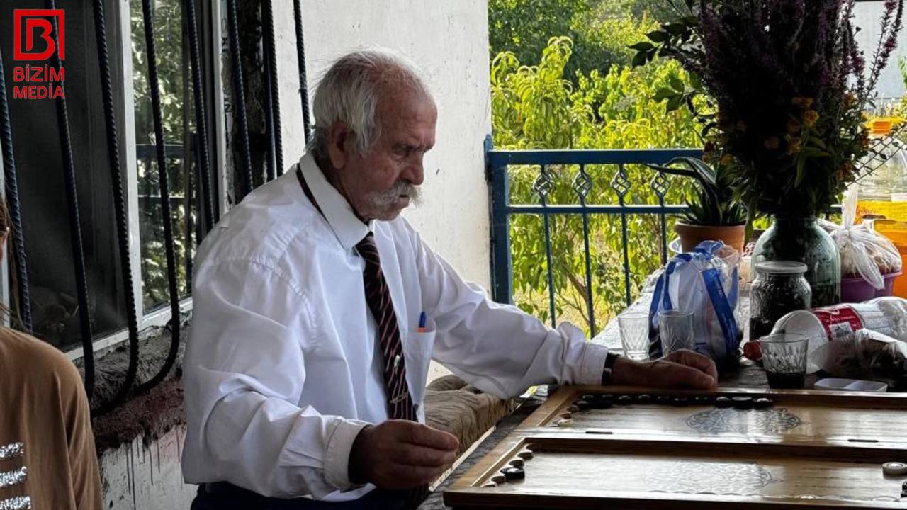 Tikanlı kənd məktəbində birinci və ikincilərə bir otaqda dərs KEÇİLİR – İki fərqli sinif niyə BİRLƏŞDİRİLİB? – FOTO
