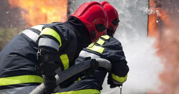 Nərimanovda binada yanğın oldu, 3 nəfər təxliyə edildi