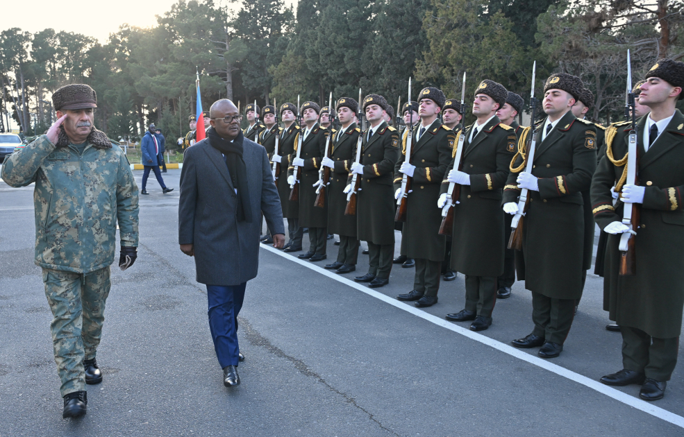 Qvineya-Bisau Prezidenti komando hərbi hissəsində olub - FOTO