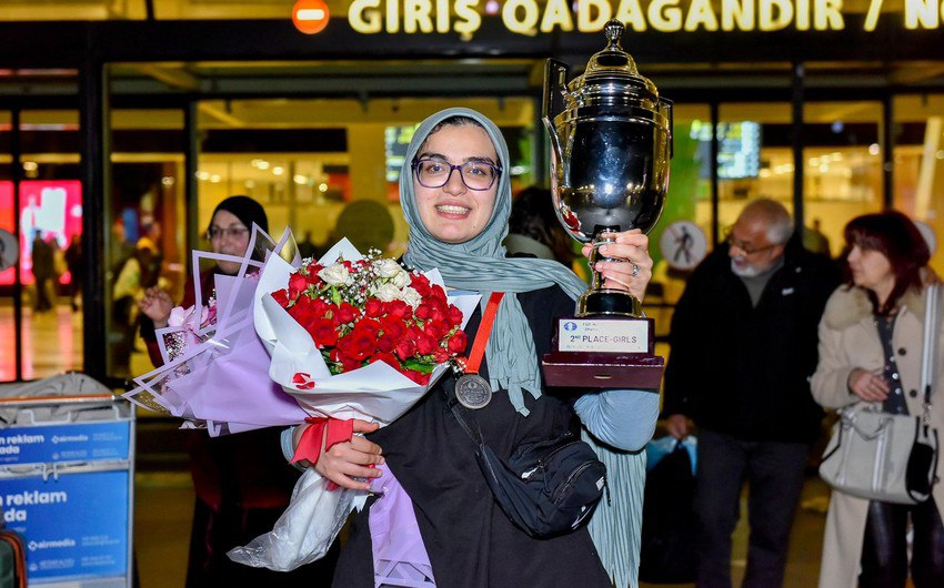 Azərbaycan şahmatçısı: Gümüş medalı anama həsr edirəm - FOTO