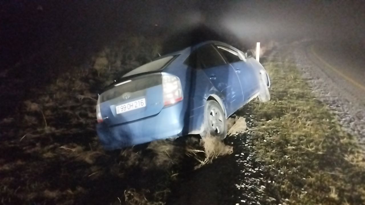 Kürdəmirdə “Prius” aşdı: Xəsarət alan var – FOTO