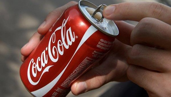 “Coca-Cola”nın satışına QADAĞA QOYULDU