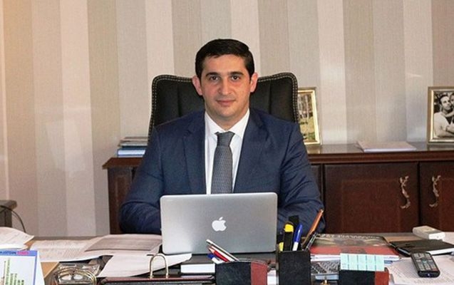 Nazir rəisi buna görə işdən çıxarıb: Planşet, bahalı viski... - FOTO Nazir rəisi buna görə işdən çıxarıb: Planşet, bahalı viski... - FOTO