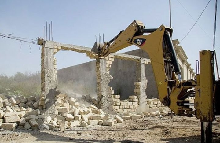 TƏCİLİ! Bakıda tikinti şirkəti sakinlər evdə ola-ola evi dağıtdı - VİDEO TƏCİLİ! Bakıda tikinti şirkəti sakinlər evdə ola-ola evi dağıtdı - VİDEO