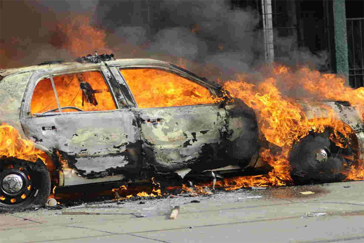 Bakıda “Mercedes” YANDI Bakıda “Mercedes” YANDI