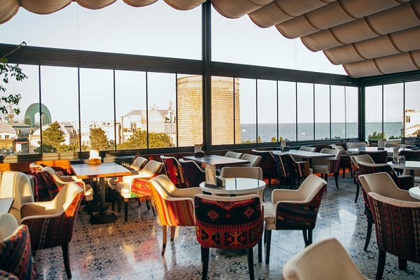 Bakıda daha bir məşhur restoran sökülür - VİDEO