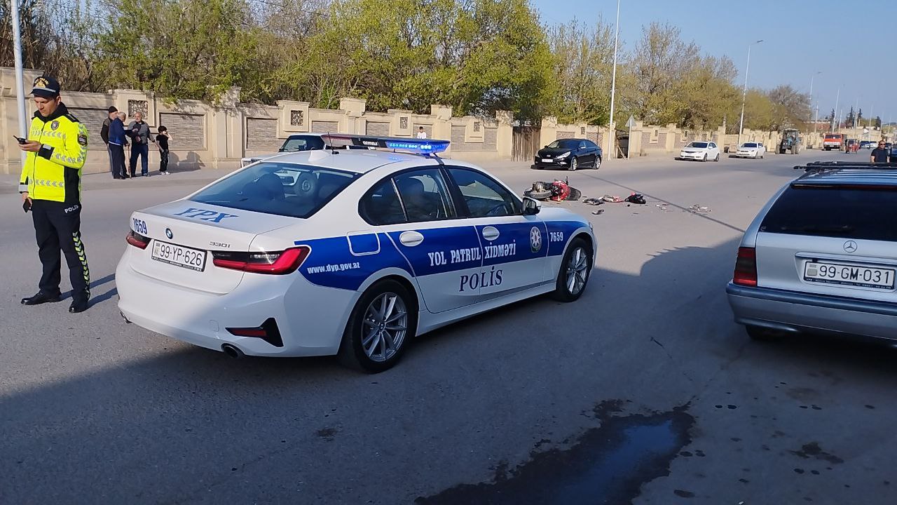 Kürdəmirdə motosikletçini maşın vuraraq öldürdü - FOTO/VİDEO