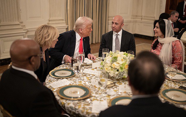 Tramp iftar süfrəsi açdı - FOTO Tramp iftar süfrəsi açdı - FOTO