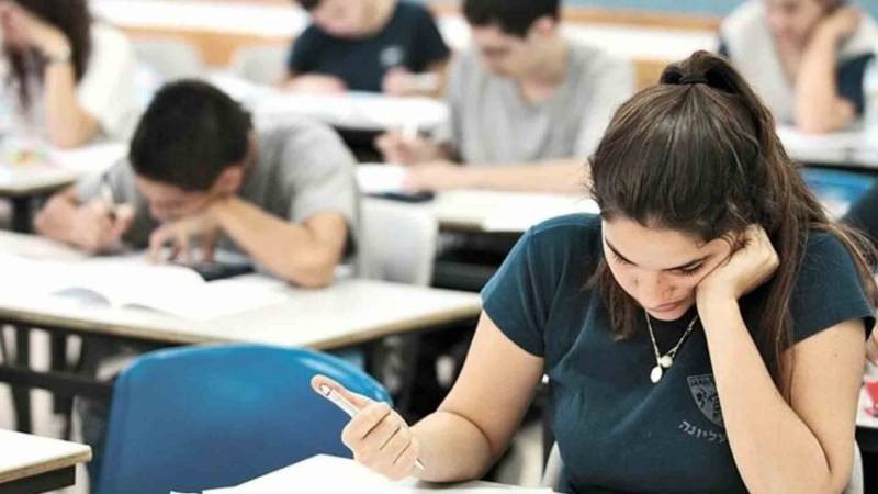 Bu il ali məktəblərə daha çox tələbənin qəbulu gözlənilir - VİDEO Bu il ali məktəblərə daha çox tələbənin qəbulu gözlənilir - VİDEO