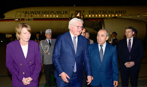 Almaniya Prezidenti Azərbaycana rəsmi səfərə GƏLDİ - FOTO Almaniya Prezidenti Azərbaycana rəsmi səfərə GƏLDİ - FOTO