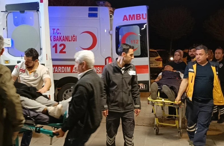 Toyda KÜTLƏVİ DAVA: Doqquz nəfər bıçaqlandı
