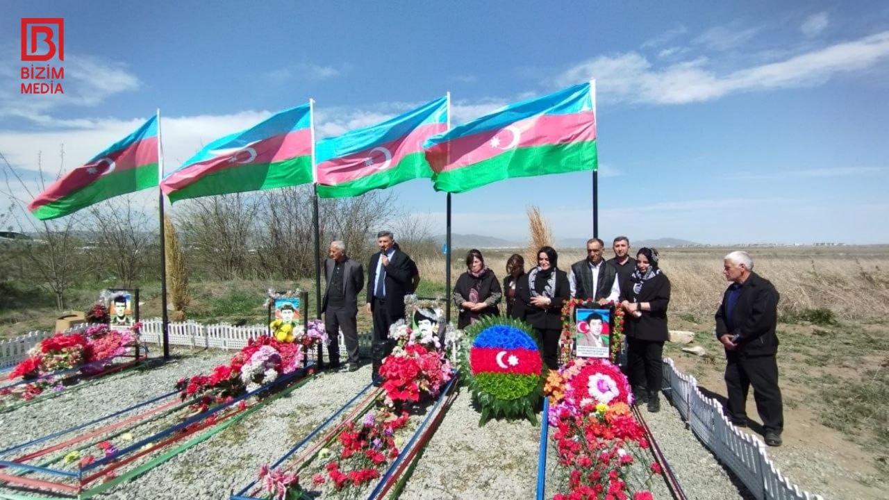 Şəhid Bəxtiyar Quliyev 32 il sonra dəfn edildiyi qəbiristanlıqda anıldı - FOTO