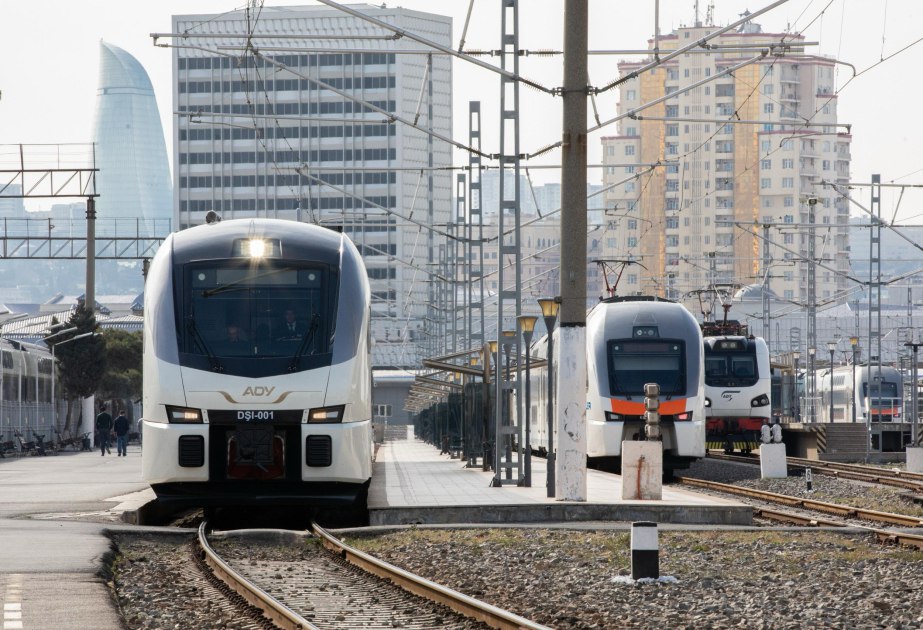 ADY bu il 2 milyondan çox sərnişin DAŞIYIB – FOTO ADY bu il 2 milyondan çox sərnişin DAŞIYIB – FOTO