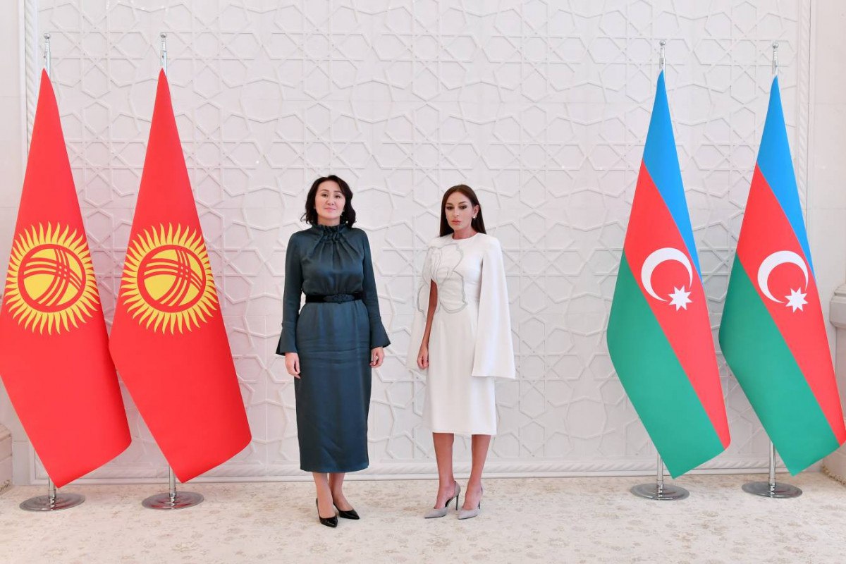Qırğız Respublikasının birinci xanımı Mehriban Əliyevaya MƏKTUB ÜNVANLADI Qırğız Respublikasının birinci xanımı Mehriban Əliyevaya MƏKTUB ÜNVANLADI