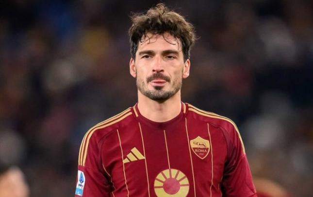 Hummels karyerasını BAŞA VURUR Hummels karyerasını BAŞA VURUR