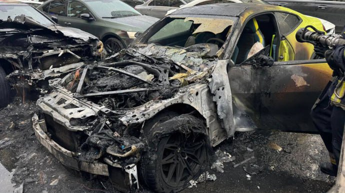 BMW-ni benzin tökərək yandıran şəxs azadlığa buraxıldı