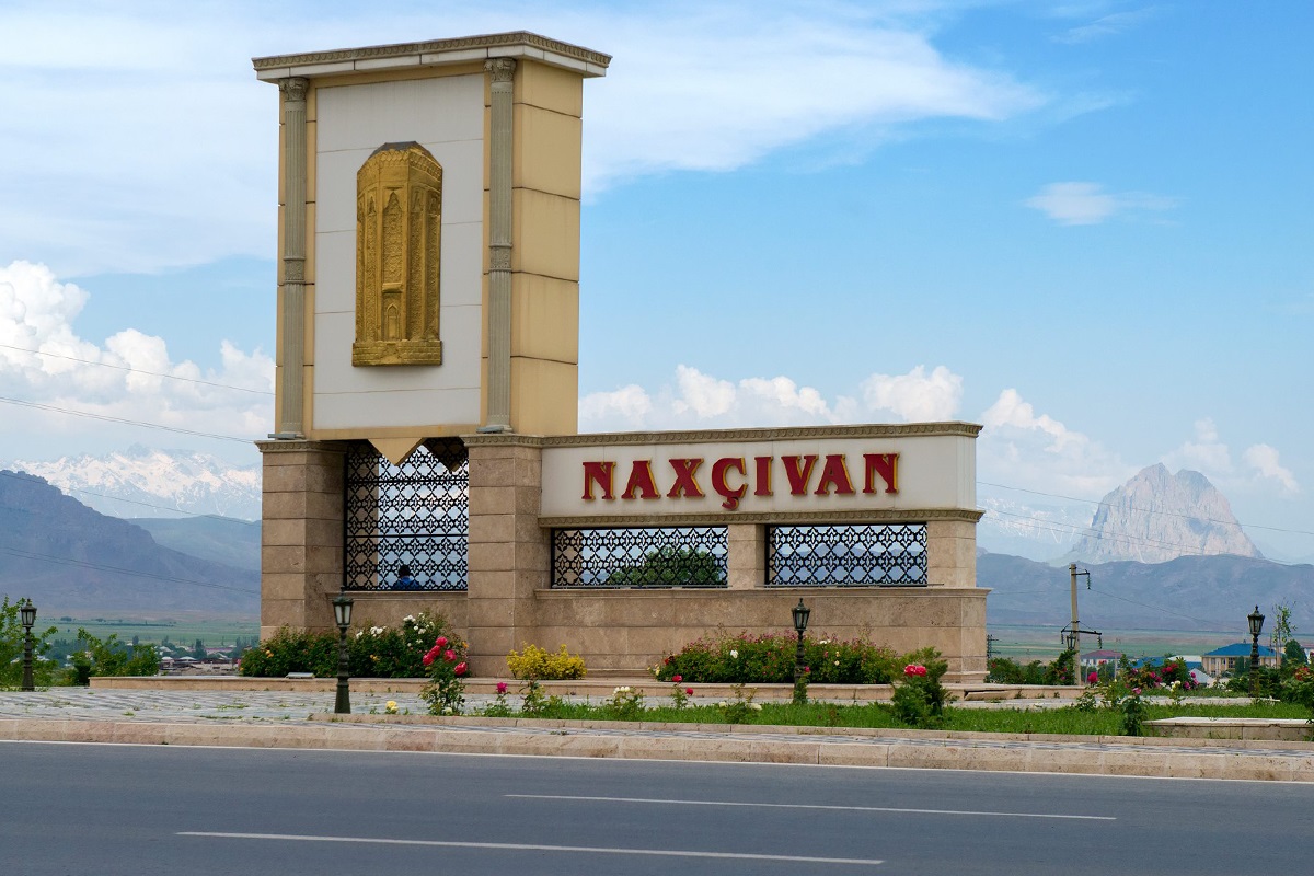 Naxçıvanda binadan yıxılan 85 yaşlı kişi dünyasını dəyişdi
