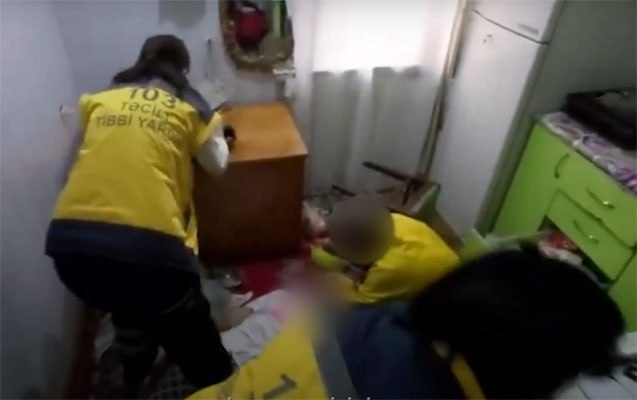29 yaşlı kişi evində huşsuz tapıldı – VİDEO