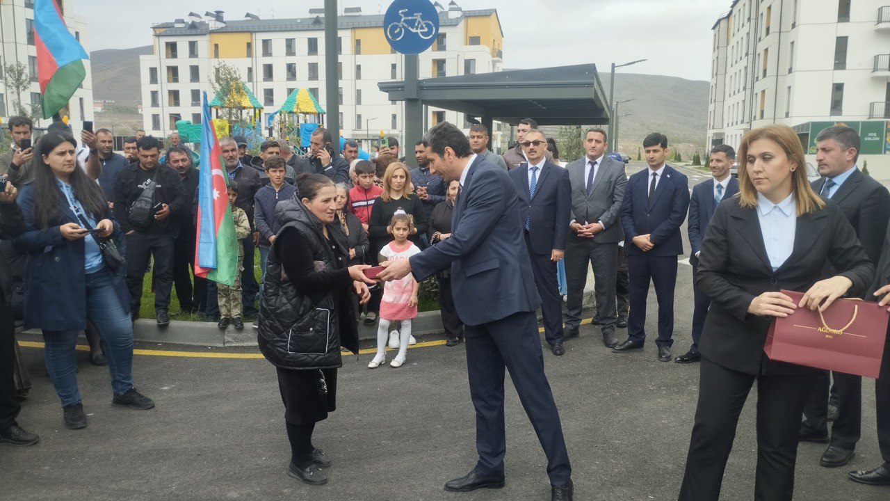 Suqovuşanda daha 54 ailəyə mənzillərin açarları TƏQDİM EDİLDİ - FOTO