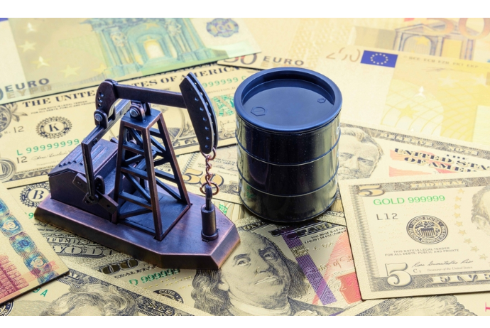 PROQNOZ: Neftin qiyməti yaxın iki ildə 70 dollardan yuxarı olacaq