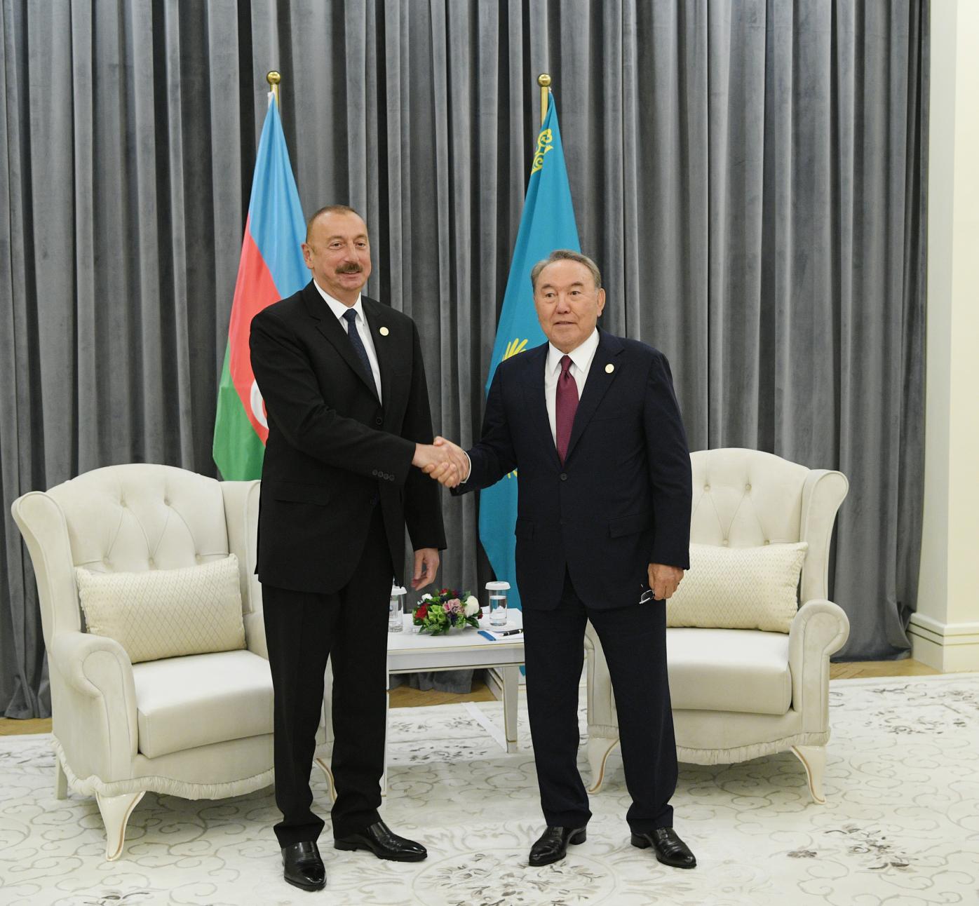 Nazarbayev İlham Əliyevi TƏBRİK ETDİ