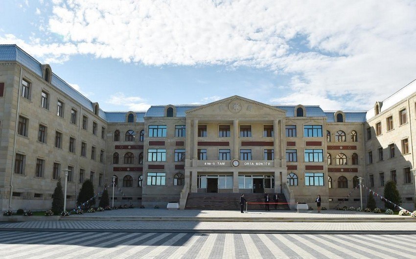 Gəncə məktəbində müəllimi döyən şagirdlər iki qardaşdı – İnsidentin səbəbi ilə bağlı TƏFƏRRÜAT Gəncə məktəbində müəllimi döyən şagirdlər iki qardaşdı – İnsidentin səbəbi ilə bağlı TƏFƏRRÜAT