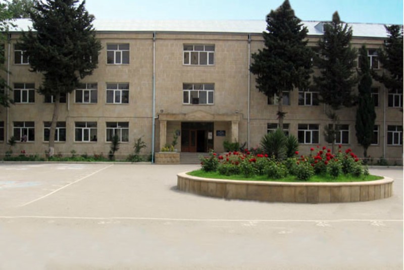 Bakıda 8-ci sinif şagirdi məktəbin binasından özünü atdı
